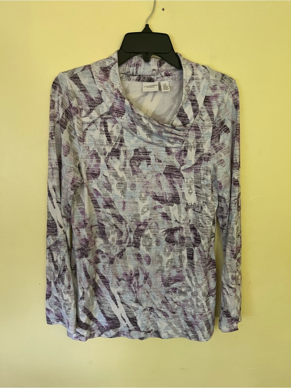 Weekends by Chico's Lavender and White Long-Sleeve Mixed Print Top